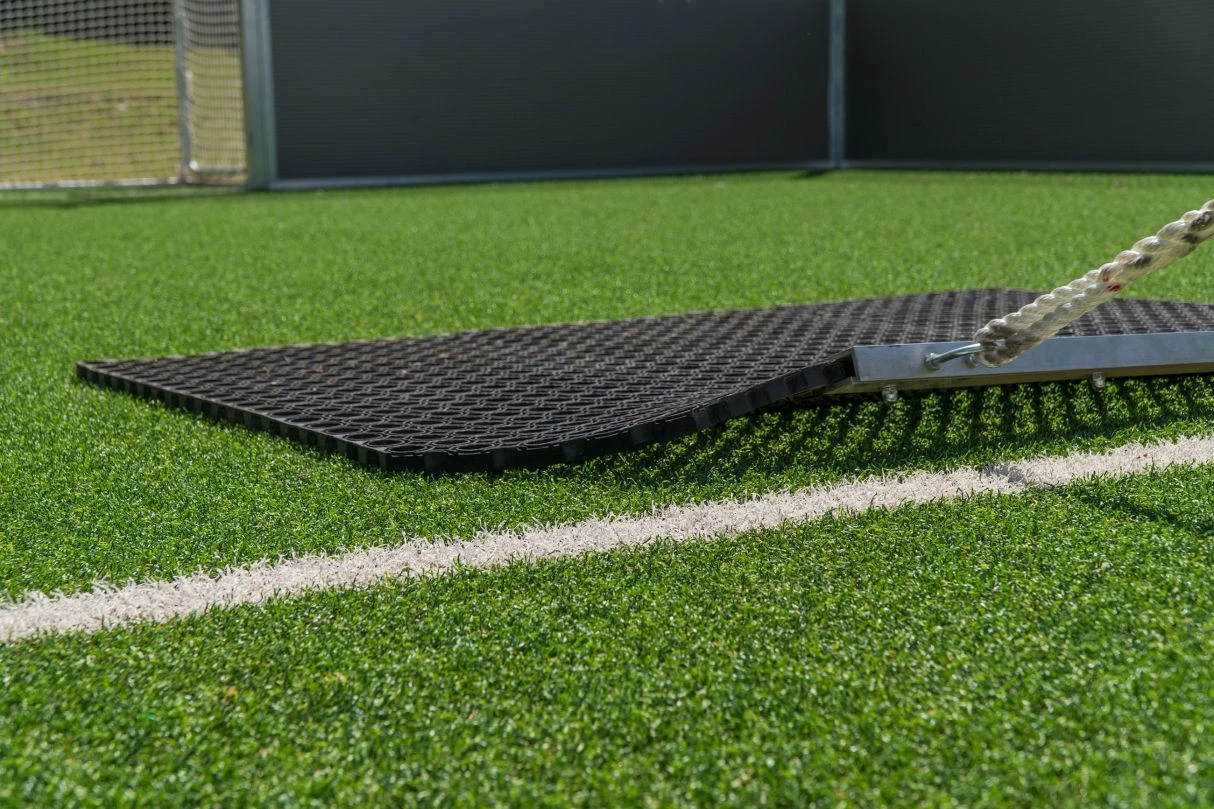 Polytan® Abziehmatte Für Kunstrasenbeläge 3 Polytan® Abziehmatte Für Kunstrasenbeläge – Bild 3